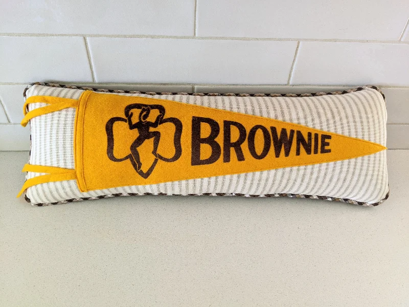 Brownie vintage pennant pillow